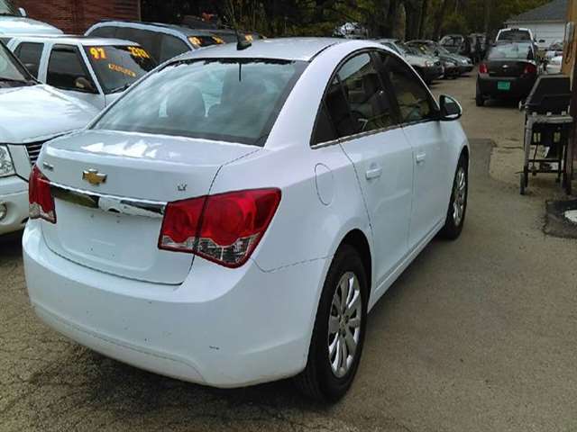 2011 Chevrolet Cruze LT 4dr Sedan W/1lt
